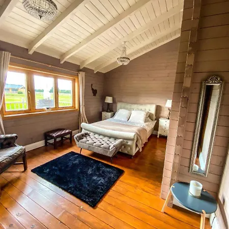 Prázdninový dům Sleeps6- Hot Tub- Pet Friendly- Log Burner *