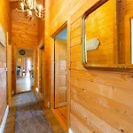Sleeps6- Hot Tub- Pet Friendly- Log Burner