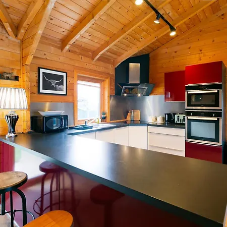 Feriehus Sleeps6- Hot Tub- Pet Friendly- Log Burner