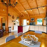 Casa vacanze Sleeps6- Hot Tub- Pet Friendly- Log Burner *