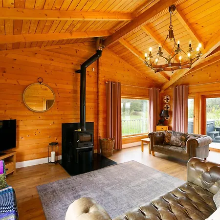 Sleeps6- Hot Tub- Pet Friendly- Log Burner Σπίτι διακοπών *