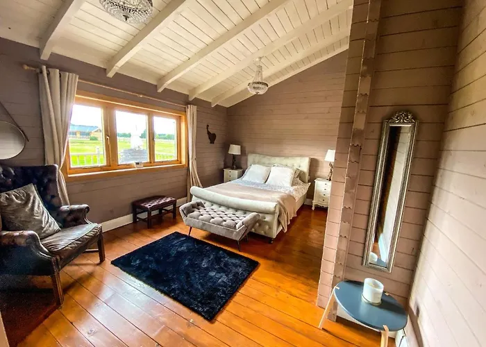 Σπίτι διακοπών Sleeps6- Hot Tub- Pet Friendly- Log Burner *