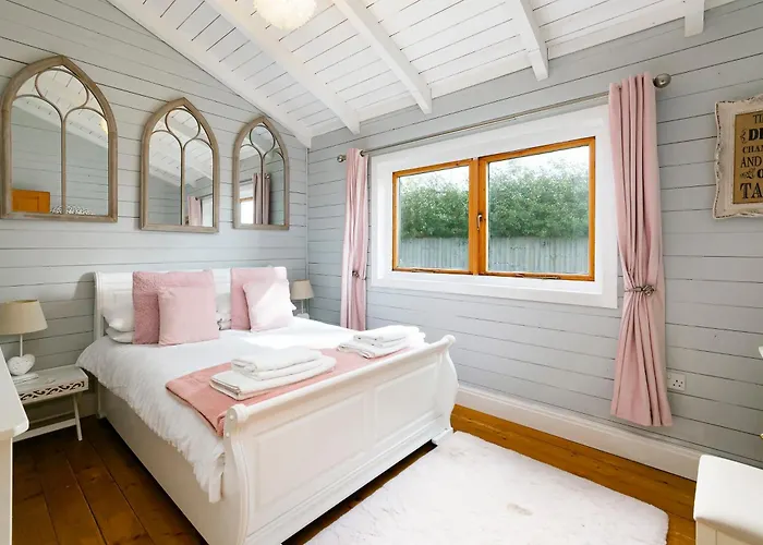 Σπίτι διακοπών Sleeps6- Hot Tub- Pet Friendly- Log Burner