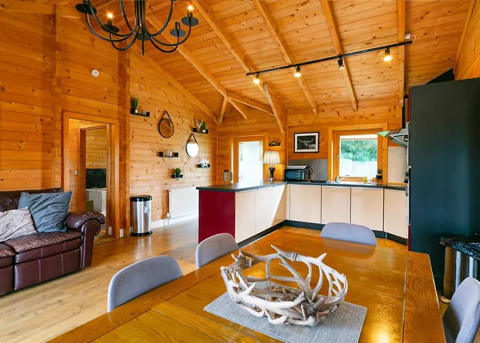 Σπίτι διακοπών Sleeps6- Hot Tub- Pet Friendly- Log Burner *