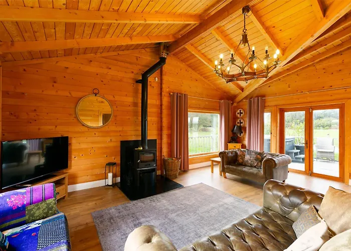 Sleeps6- Hot Tub- Pet Friendly- Log Burner Σπίτι διακοπών *