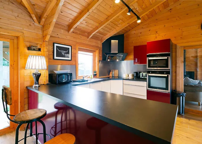 Σπίτι διακοπών Sleeps6- Hot Tub- Pet Friendly- Log Burner